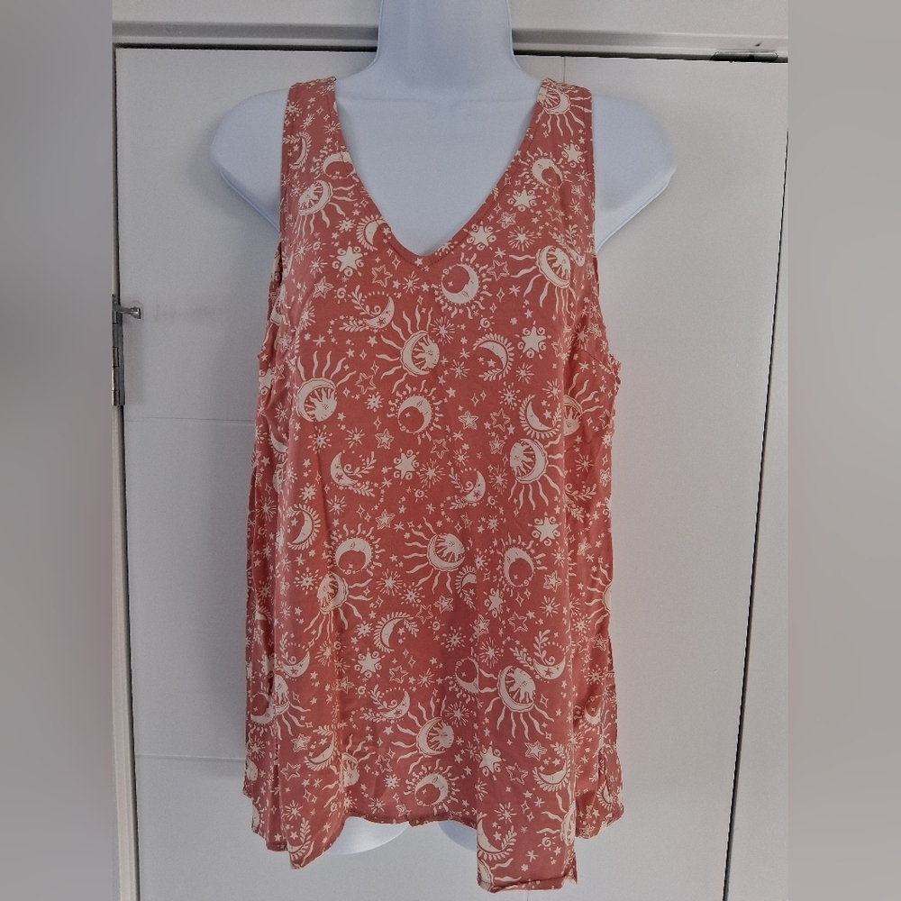NWT TORRID/ Sleeveless Atlas Celestial Top in Color Desert Sand/ Challis/Size 00